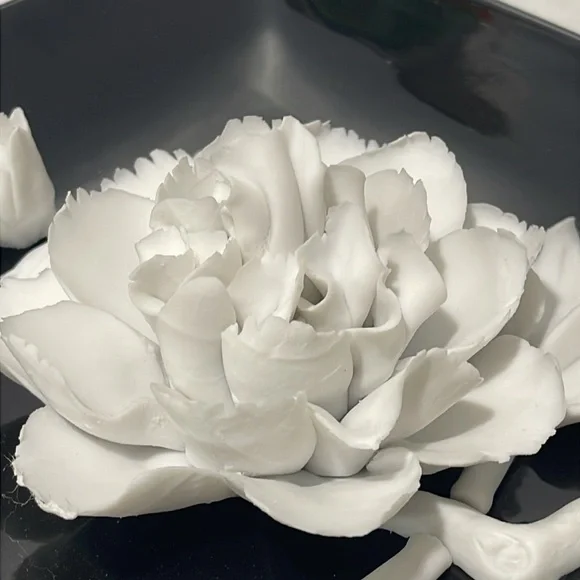 Decorative 3D floral porcelain ceramic wall plaques plates 9” square